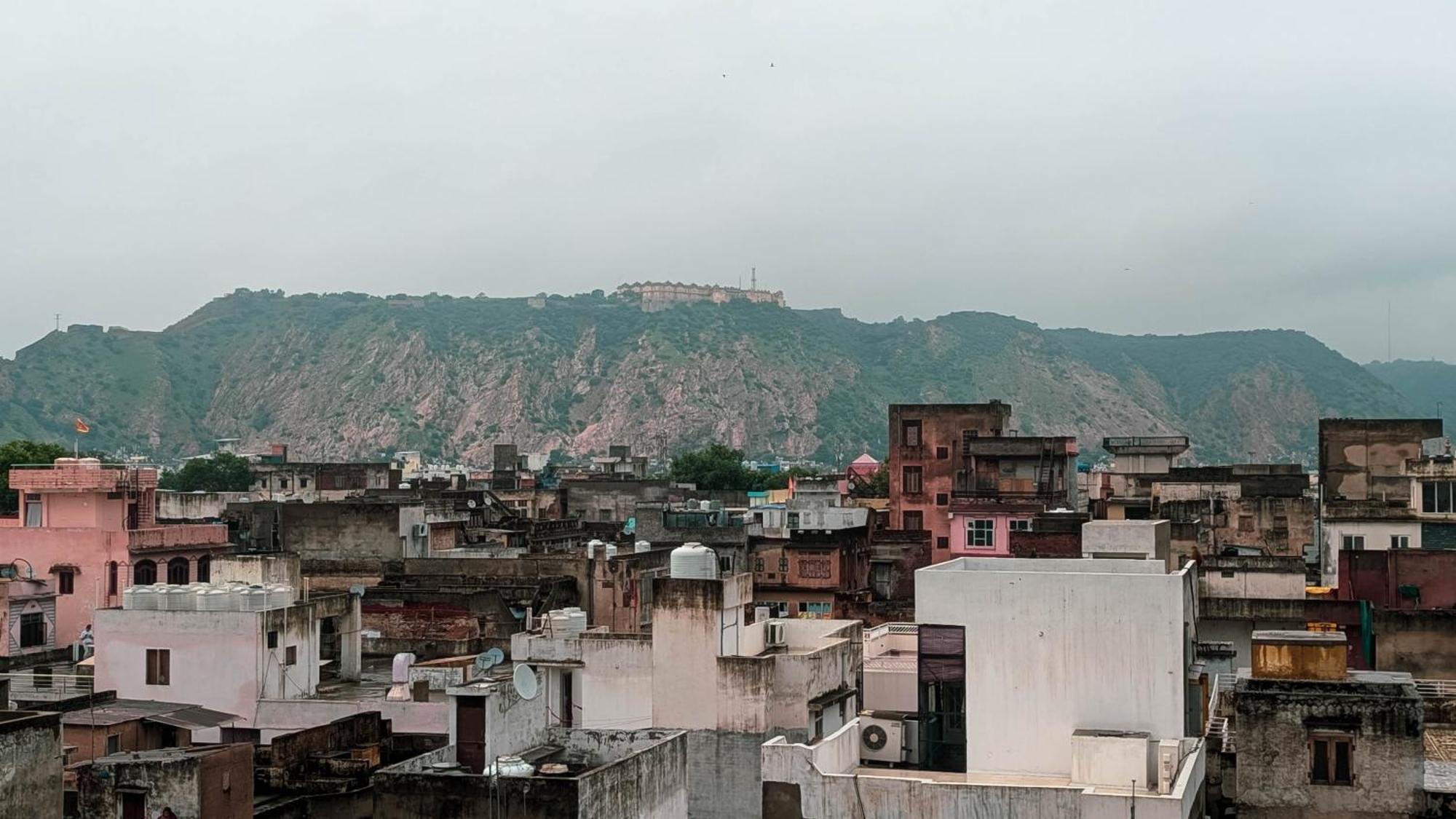 The Pink Nest - Backpackers Abode Hotel Jaipur Bagian luar foto